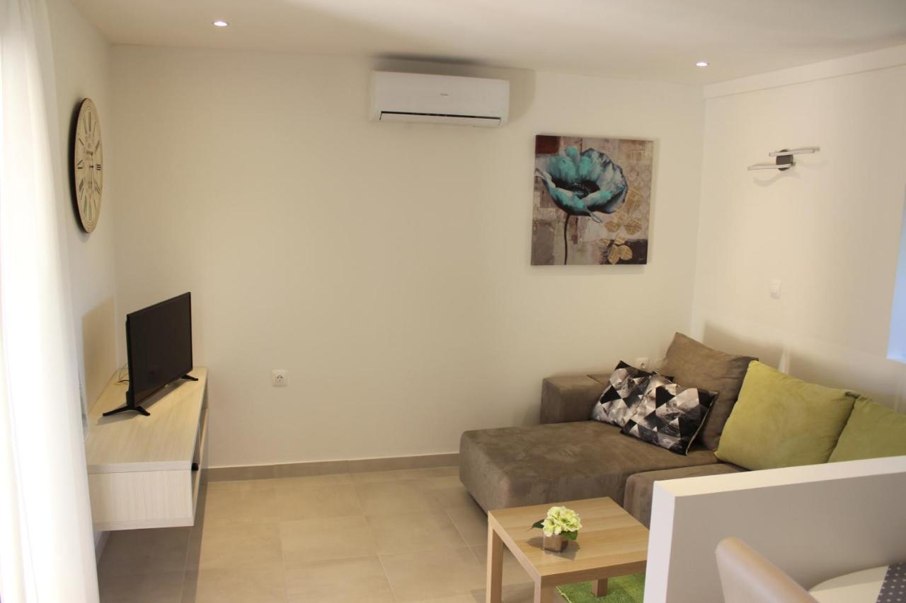 Apartments With A Parking Space Valbandon, Fazana - 7296 Stinjan Ngoại thất bức ảnh